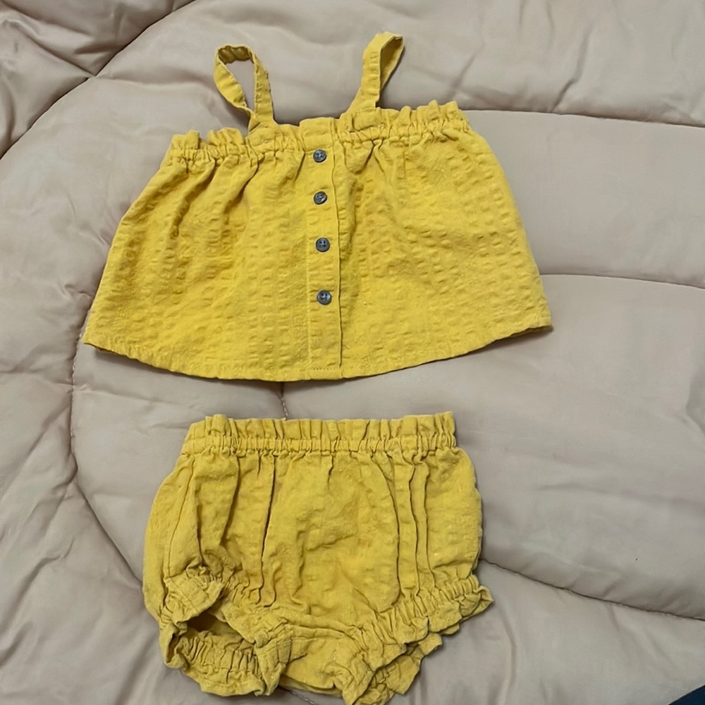 Old Navy 0-3m set